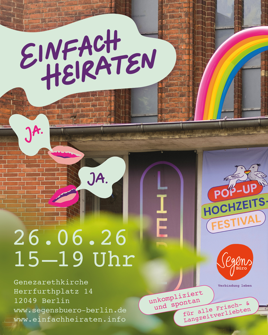 Plakat für ein Hochzeitsfest mit einem Regenbogen, Herz-Sprechblasen mit "Ja" und Veranstaltungsdetails.